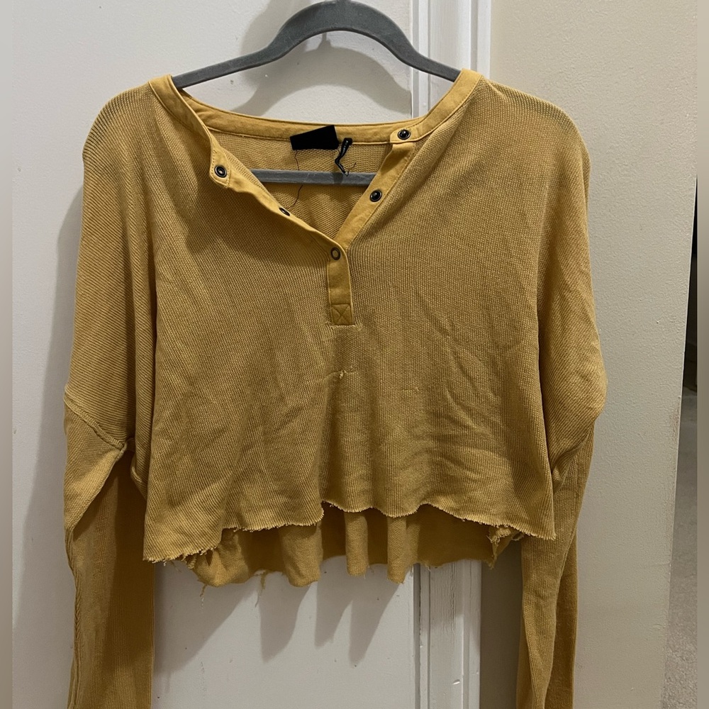 Mustard yellow Urban Outfitters cropped sweater (medium)